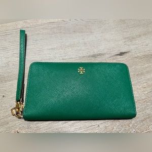Tory Burch Emerald Green Leather Envelope Wristlet Wallet